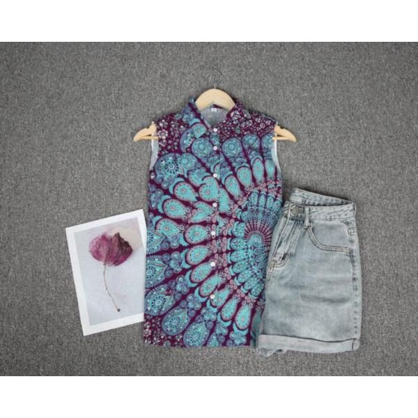 Chic V-Neck Print Sleeveless Top